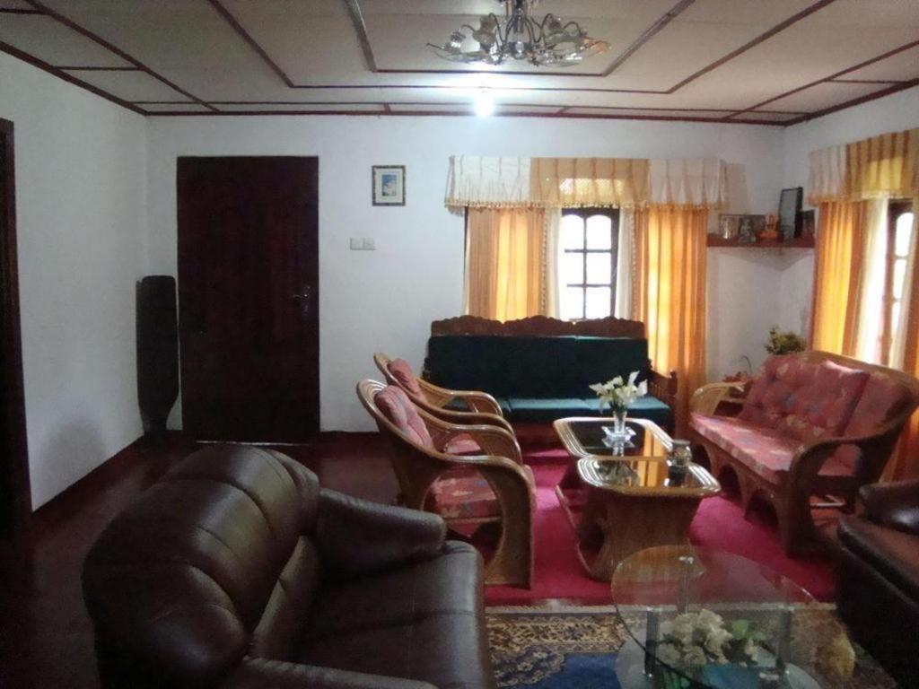 St. Andrews Hostel นูวาราเอลิยา ภายนอก รูปภาพ